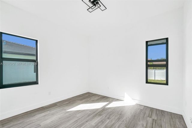 13023 Davie Oaks Drive, Davie, FL 33325