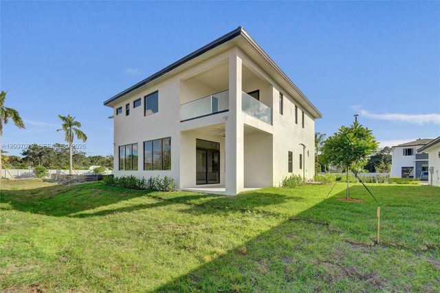 13023 Davie Oaks Drive, Davie, FL 33325
