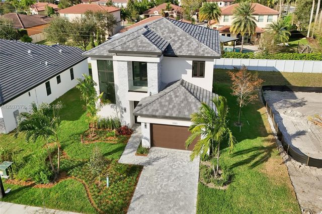 13023 Davie Oaks Drive, Davie, FL 33325
