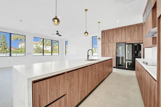 13023 Davie Oaks Drive, Davie, FL 33325