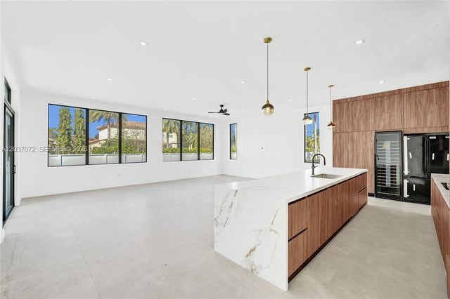 13023 Davie Oaks Drive, Davie, FL 33325