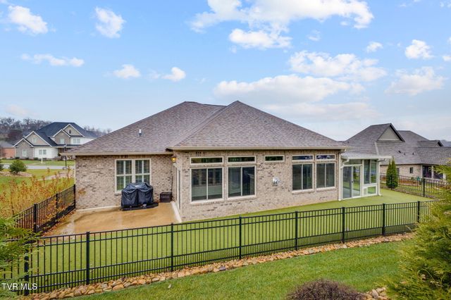 1517 Conestoga Pass, Johnson City, TN 37601