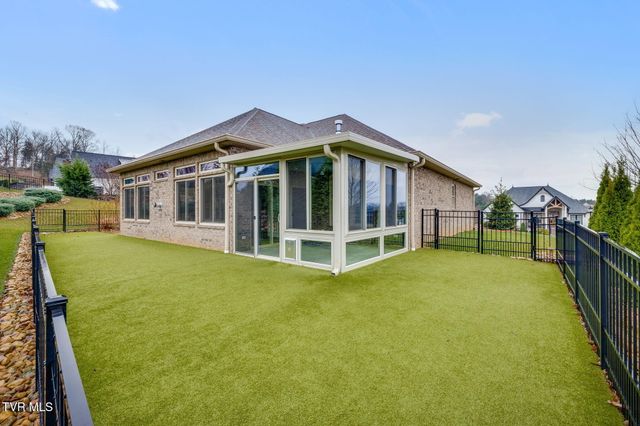 1517 Conestoga Pass, Johnson City, TN 37601