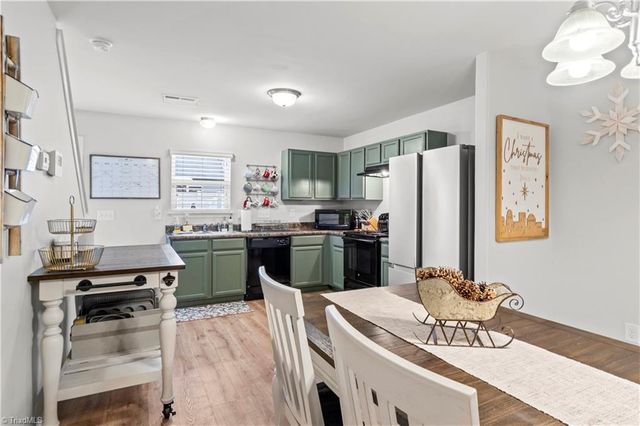 3985 Village Park Court, Winston-salem, NC 27127