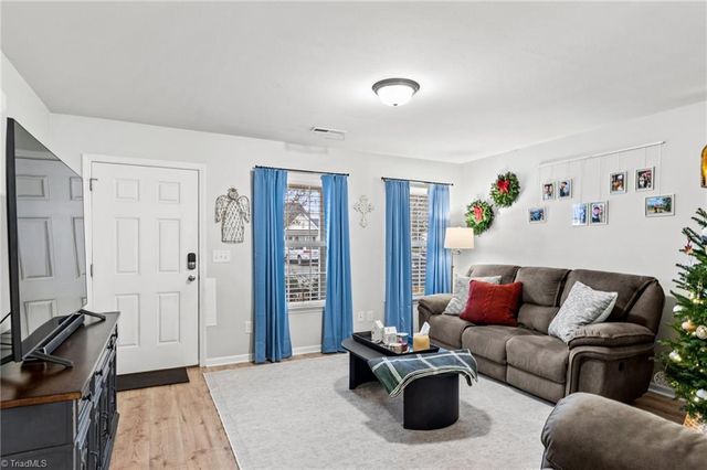 3985 Village Park Court, Winston-salem, NC 27127