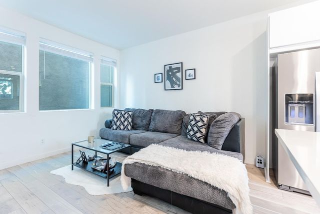 191 Log Pond Ln, Sacramento, CA 95818