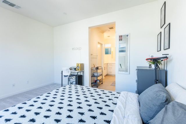 191 Log Pond Ln, Sacramento, CA 95818