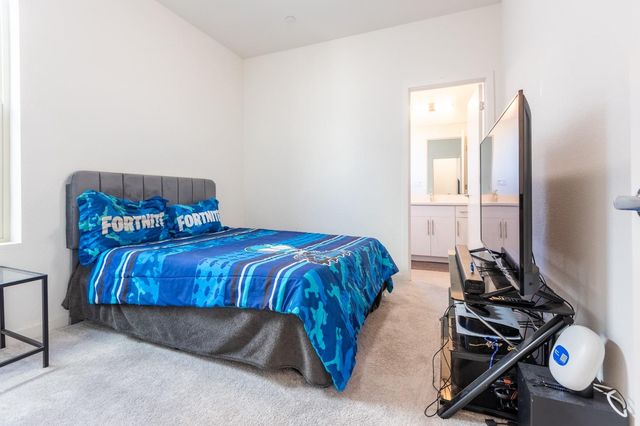 191 Log Pond Ln, Sacramento, CA 95818