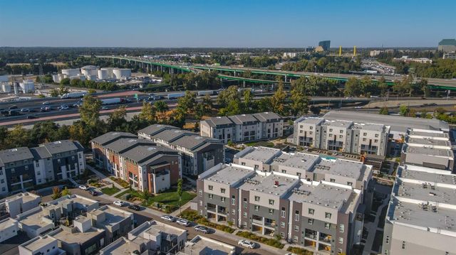 191 Log Pond Ln, Sacramento, CA 95818