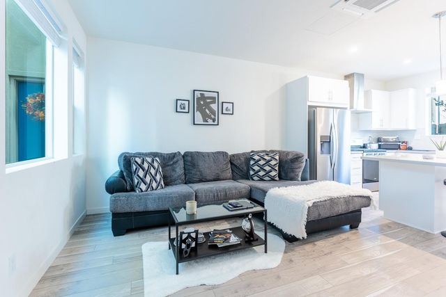 191 Log Pond Ln, Sacramento, CA 95818