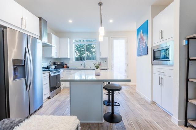 191 Log Pond Ln, Sacramento, CA 95818