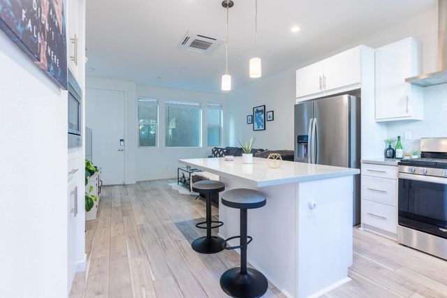 191 Log Pond Ln, Sacramento, CA 95818