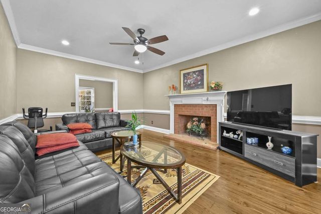 110 Amsterdam Drive SW, Lilburn, GA 30047