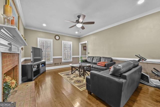 110 Amsterdam Drive SW, Lilburn, GA 30047