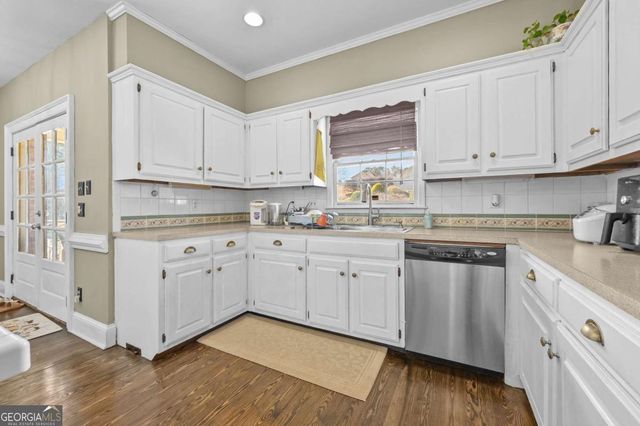 110 Amsterdam Drive SW, Lilburn, GA 30047