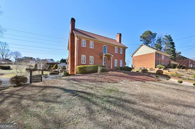 110 Amsterdam Drive SW, Lilburn, GA 30047