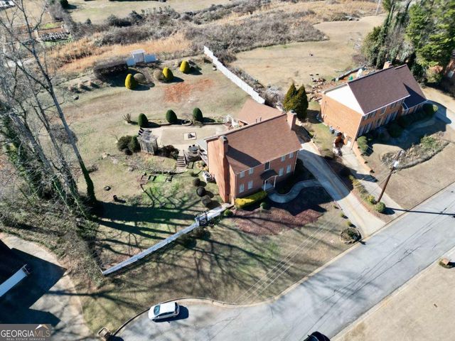 110 Amsterdam Drive SW, Lilburn, GA 30047