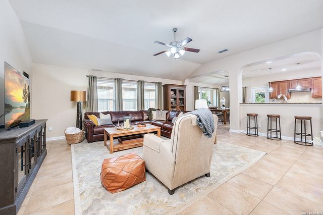 10622 Larch Grove Ct, Helotes, TX 78023