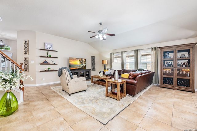 10622 Larch Grove Ct, Helotes, TX 78023
