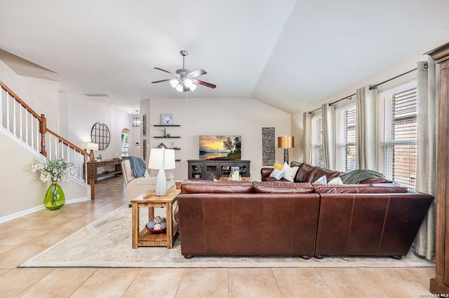 10622 Larch Grove Ct, Helotes, TX 78023