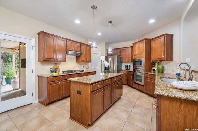 10622 Larch Grove Ct, Helotes, TX 78023