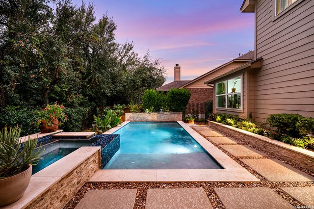 10622 Larch Grove Ct, Helotes, TX 78023