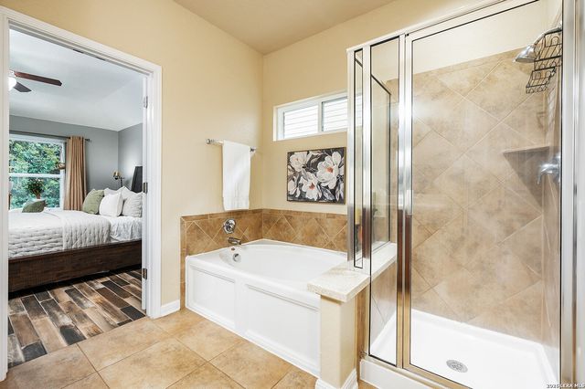 10622 Larch Grove Ct, Helotes, TX 78023