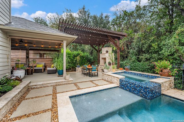 10622 Larch Grove Ct, Helotes, TX 78023