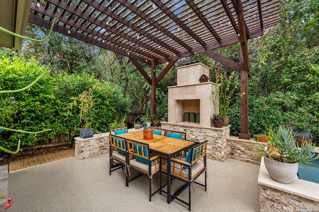 10622 Larch Grove Ct, Helotes, TX 78023