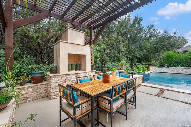 10622 Larch Grove Ct, Helotes, TX 78023