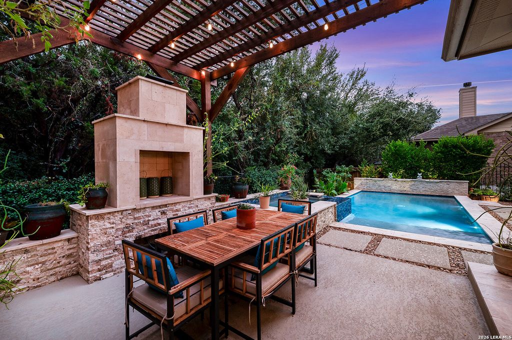10622 Larch Grove Ct, Helotes, TX 78023