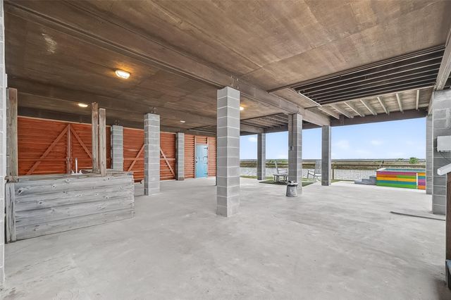 925 Bonita Street, Bayou Vista, TX 77563