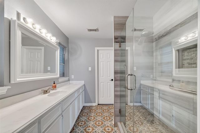 925 Bonita Street, Bayou Vista, TX 77563