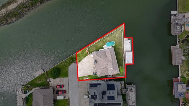 925 Bonita Street, Bayou Vista, TX 77563