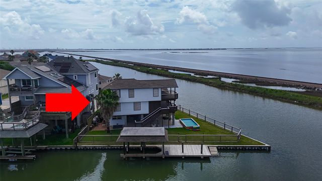 925 Bonita Street, Bayou Vista, TX 77563