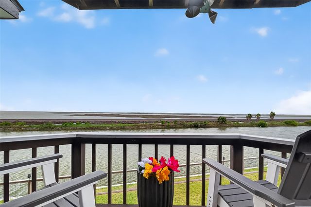 925 Bonita Street, Bayou Vista, TX 77563