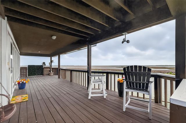 925 Bonita Street, Bayou Vista, TX 77563