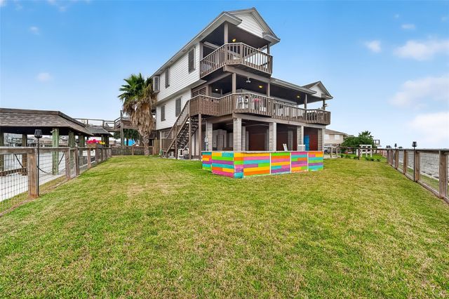 925 Bonita Street, Bayou Vista, TX 77563
