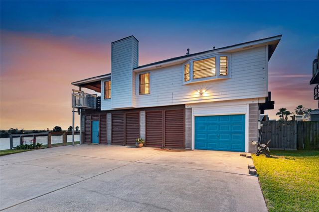 925 Bonita Street, Bayou Vista, TX 77563