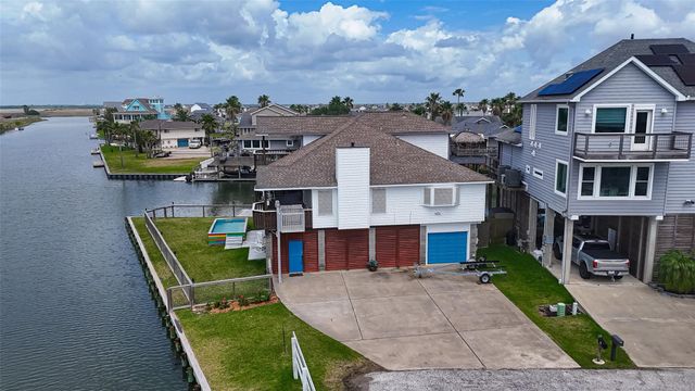 925 Bonita Street, Bayou Vista, TX 77563