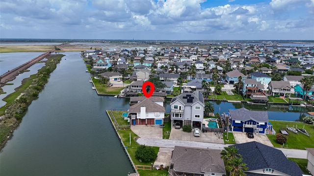 925 Bonita Street, Bayou Vista, TX 77563
