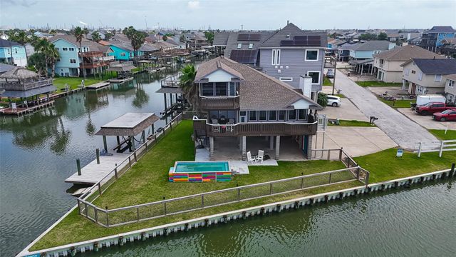 925 Bonita Street, Bayou Vista, TX 77563