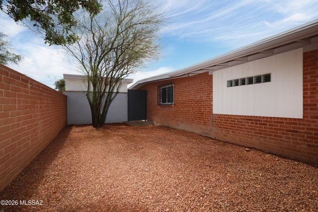 5936 E 2nd Street, Tucson, AZ 85711