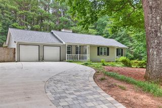 3735 Creekwood Drive, Loganville, GA 30052