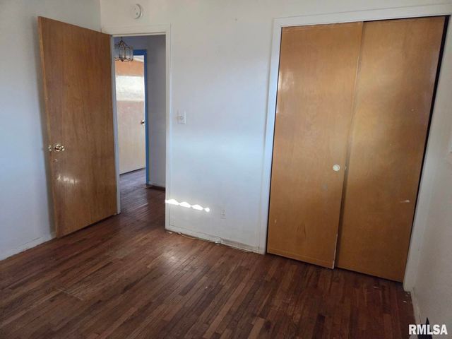 531 S BARNEWOLT Drive, Peoria, IL 61604