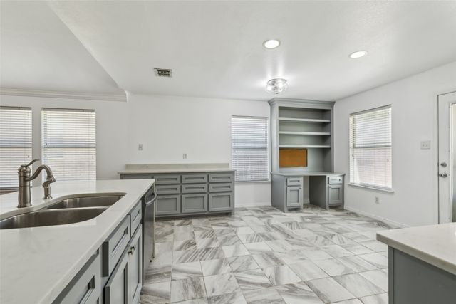 8828 Tumbleweed Drive, Cross Roads, TX 76227