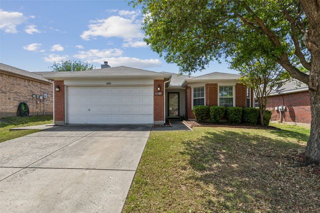 8828 Tumbleweed Drive, Cross Roads, TX 76227