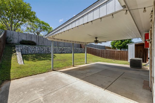 8828 Tumbleweed Drive, Cross Roads, TX 76227