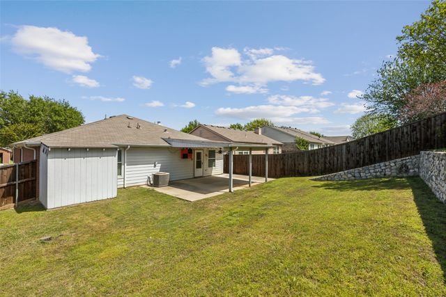 8828 Tumbleweed Drive, Cross Roads, TX 76227