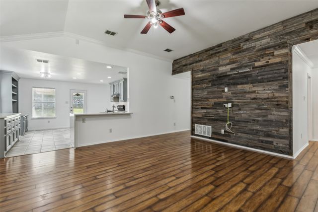 8828 Tumbleweed Drive, Cross Roads, TX 76227
